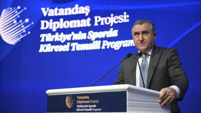 Gençlik ve Spor Bakanı Osman Aşkın Bak, kitleleri etkileyen evrensel