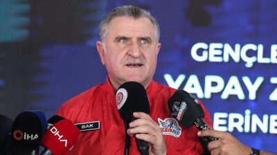 Gençlik ve Spor Bakanı Osman Aşkın Bak, yapay zekayı, sporcuların