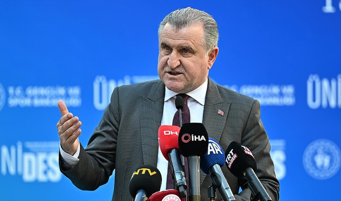 Gençlik ve Spor Bakanı Osman Aşkın Bak, Üniversite Öğrenci Toplulukları