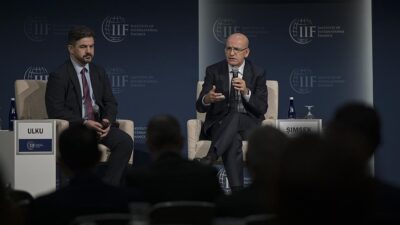 Hazine ve Maliye Bakanı Mehmet Şimşek, asgari ücretin sendikaların, işverenlerin