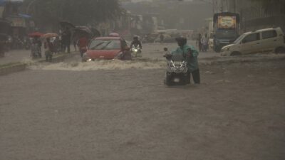 ANKARA (AA) – Hindistan’ın g&uuml;ney b&ouml;lgelerinde aşırı yağışlar etkili oldu.