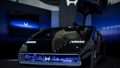 - İnsan odaklı yaklaşımı temel alan Honda 0 serisi, "ince,