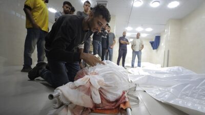 İsrail ordusu, Gazze Şeridi'nin kuzeyindeki El-Avde ve Endonezya hastanelerini bombalarken,