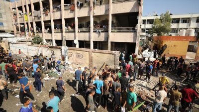 Görgü tanıkları, İsrail'in kuşatması sebebiyle Cibaliya Mülteci Kampı'ndaki 200 bin