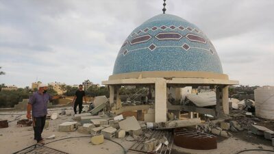  İsrail ordusu Gazze Şeridi'nin orta kesimindeki Deyr el-Belah kentinde