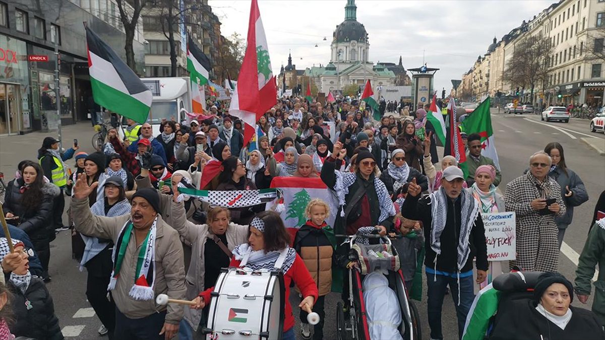 İsveç'in başkenti Stockholm'de binlerce eylemci, İsrail'in Gazze ve Lübnan'da devam