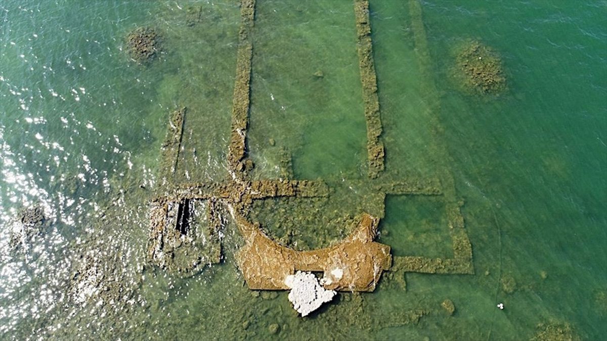 Bursa'nın İznik ilçesinde, 10 yıl önce göl kıyısının 20 metre