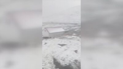 KARS (AA) – Kentte sabah saatlerinde başlayan ve aralıklarla devam