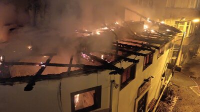Kastamonu'nun Tosya ilçesinde çıkan yangında Tarihi Belediye Çifte Hamamı zarar