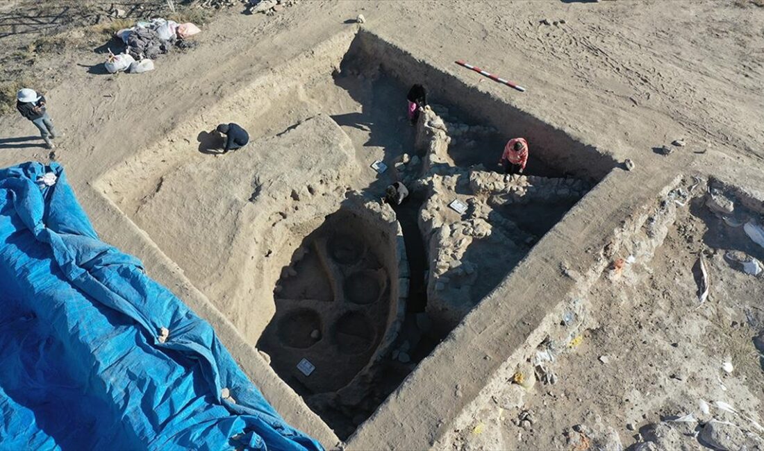 Afyonkarahisar'ın Bolvadin ilçesinde kayıp şehir "Puruşhanda"yı bulmak için sürdürülen Üçhöyük