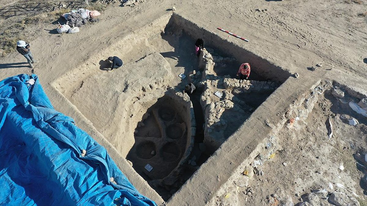 Afyonkarahisar'ın Bolvadin ilçesinde kayıp şehir "Puruşhanda"yı bulmak için sürdürülen Üçhöyük