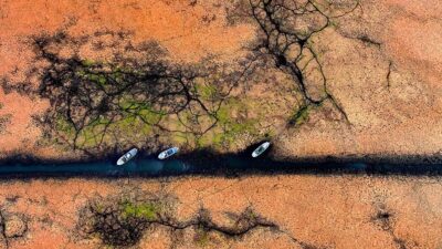 Konya'nın Ilgın ilçesindeki tatlı su gölünde kuraklığa bağlı suların çekilmesi,