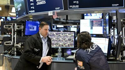 Küresel piyasalarda, ABD'de açıklanan makroekonomik verilerden alınan sinyaller, yoğunlaşan bilanço