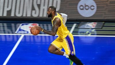 LeBron James ile oğlu Bronny, Lakers'ın sezon açılışında, NBA'de birlikte