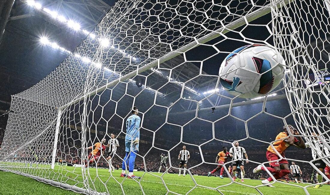 Trendyol Süper Lig'in 10. haftasındaki derbide Beşiktaş'ı 2-1 yenen Galatasaray,