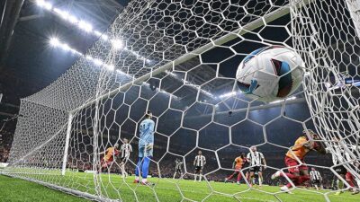 Trendyol Süper Lig'in 10. haftasındaki derbide Beşiktaş'ı 2-1 yenen Galatasaray,