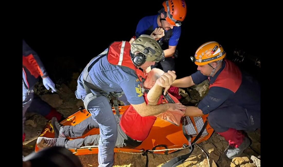 Antalya'da Adrasan-Likya yolunda kalp rahatsızlığı geçiren kişi, Sahil Güvenlik Komutanlığına