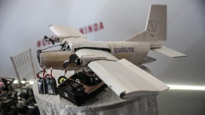 Adana'da robotik kodlama eğitimi alan 4 lise öğrencisinin tasarladığı mini