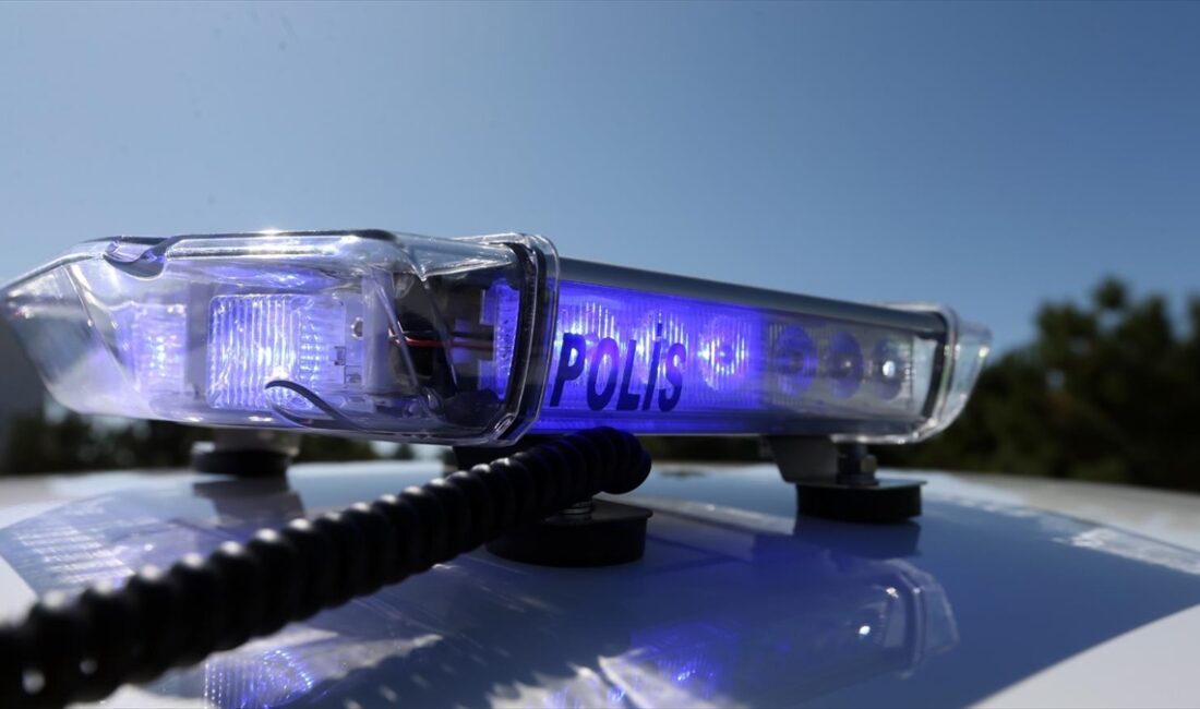 Manisa'nın Kula ilçesinde FETÖ'ye yönelik operasyonda 13 şüpheli gözaltına alındı.