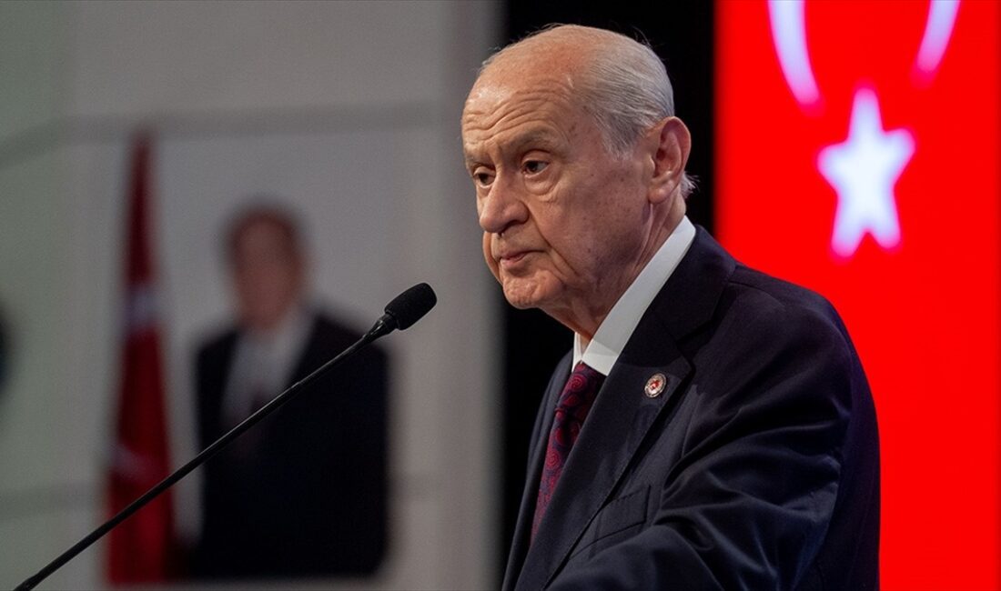 MHP Genel Başkanı Devlet Bahçeli, "Türk ile Kürtlerin birbirini sevmesi