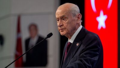 MHP Genel Başkanı Devlet Bahçeli, "Türk ile Kürtlerin birbirini sevmesi