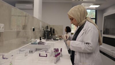 Kocaeli Üniversitesinde (KOÜ) meme kanseri hastalarından alınan örneklerle yapılan araştırmada,