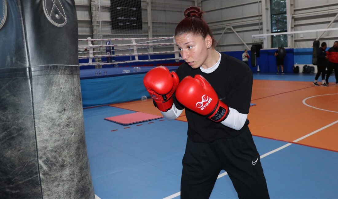 Milli boksör Yonca Gül Yılmaz, örnek aldığı olimpiyat madalyalı milli