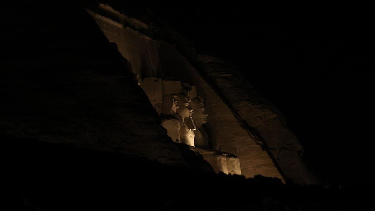 Mısır'ın Asvan kentindeki Ebu Simbel Tapınağı'nda bulunan Firavun 2. Ramses'in