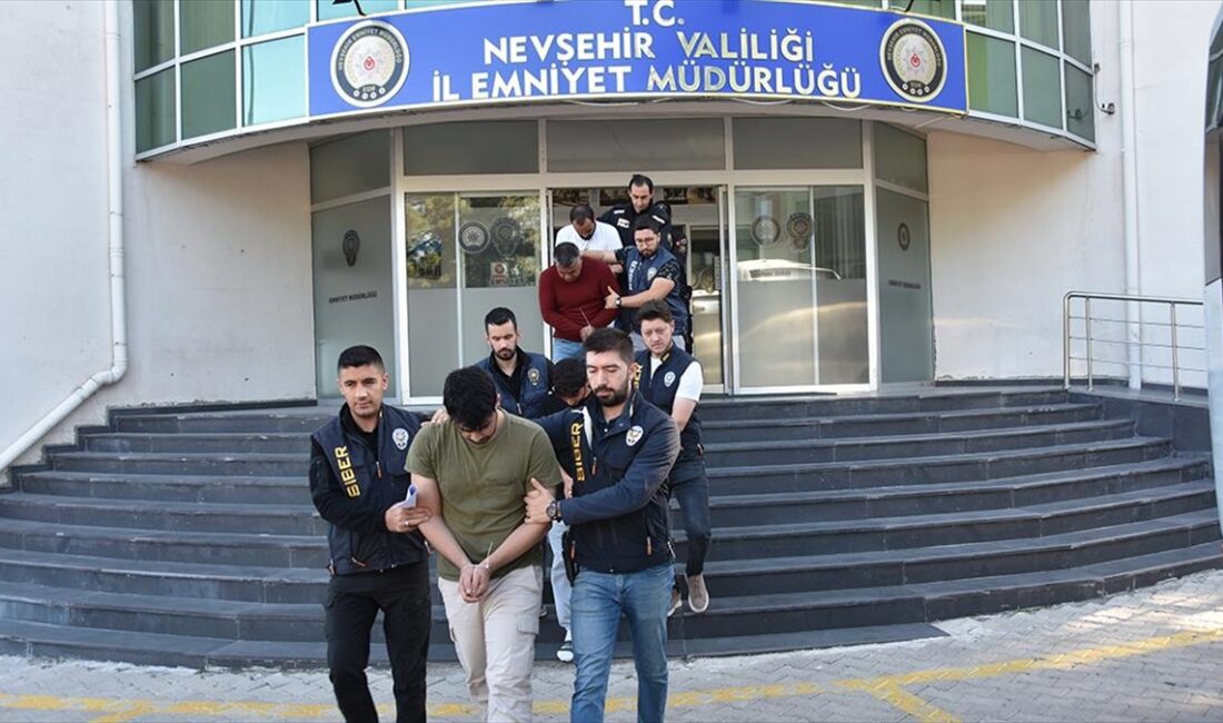 NEVŞEHIR (AA) – Emniyet Müdürlüğü Siber Suçlarla Mücadele Şubesi ekipleri,