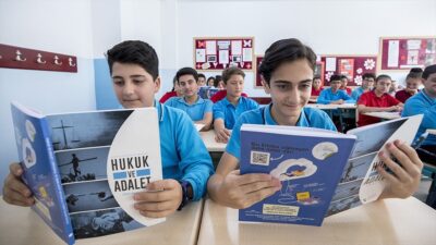 Adalet Bakanlığı ile Milli Eğitim Bakanlığı arasında, gençlerin adalet bilinciyle