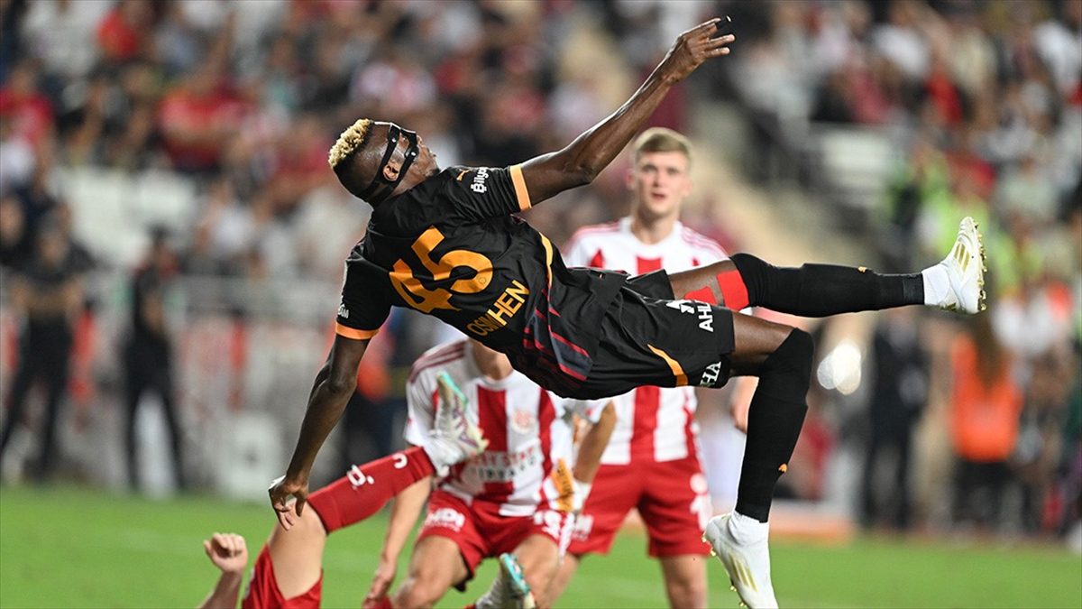 Galatasaray'ın Nijeryalı golcüsü Victor Osimhen'in Süper Lig'de Antalyaspor'a attığı röveşata