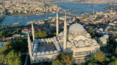Kanuni Sultan Süleyman tarafından İstanbul'da Mimar Sinan'a yaptırılan ve 467
