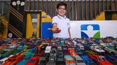 Van'ın Edremit ilçesinde 11 yaşındaki Yusuf Eymen Durmaz, topladığı birbirinden