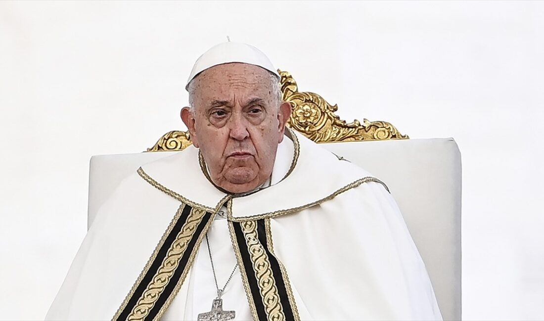 Katoliklerin ruhani lideri ve Vatikan Devlet Başkanı Papa Franciscus'un, Papalık