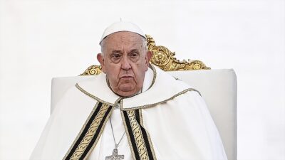 Katoliklerin ruhani lideri ve Vatikan Devlet Başkanı Papa Franciscus'un, Papalık