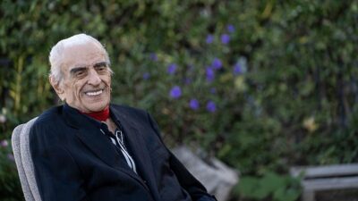 Türkiye'de pop müziğin duayenlerinden "Alpay" olarak tanınan Alpay Nazikioğlu, sanatla