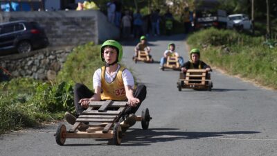 RIZE (AA) – Rize’de tahta arabalar “Laz Ralli”de yarıştı. Mekaleskirit