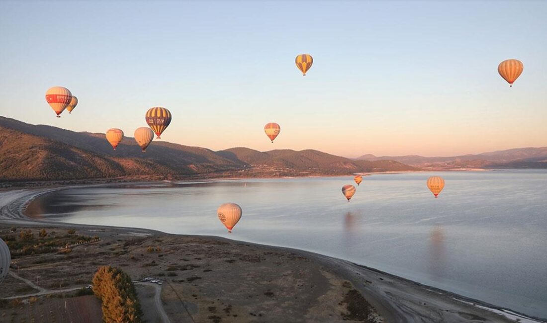 TÜRSAB Başkanı Bağlıkaya, Salda Gölü'nün bir doğa harikası olduğunu belirterek,