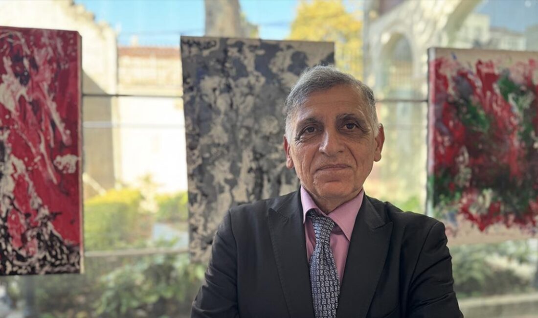 Iraklı akademisyen, yazar ve ressam Majid Al Obaydai, "Resim yaparken