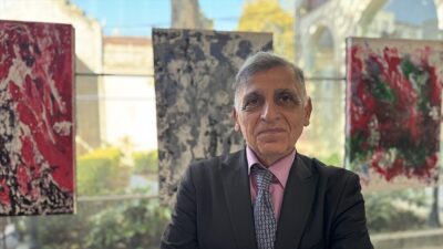 Iraklı akademisyen, yazar ve ressam Majid Al Obaydai, "Resim yaparken