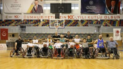 Tekerlekli Sandalye Basketbol Süper Lig ekiplerinden Şanlıurfa Büyükşehir Belediyesi Tekerlekli