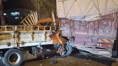 ANTALYA (AA) – Antalya'nın Serik ilçesinde park halindeki kamyona çarpan