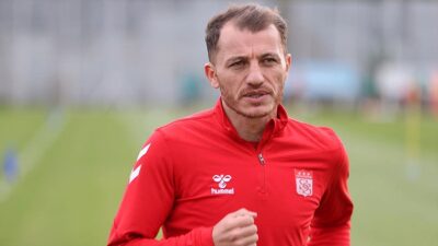 Trendyol Süper Lig ekiplerinden Net Global Sivasspor'un kaptanlarından Ziya Erdal,