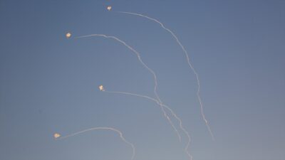 İsrail ordusu, Gazze Şeridi'nden sınırdaki bölgelere doğru 4 roket fırlatıldığını