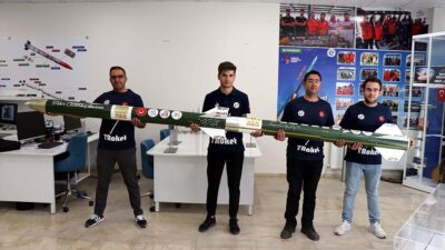 Elazığ'da Fırat Üniversitesi (FÜ) Mühendislik Fakültesinde okuyan 10 öğrenci, 1