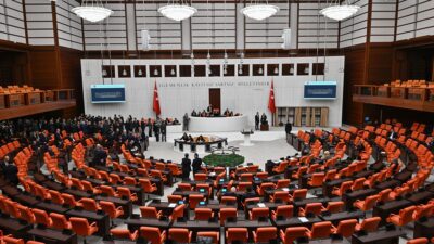 Milletvekillerinin dokunulmazlıklarının kaldırılması istemiyle hazırlanan fezlekelerin görüşüldüğü TBMM Anayasa ve