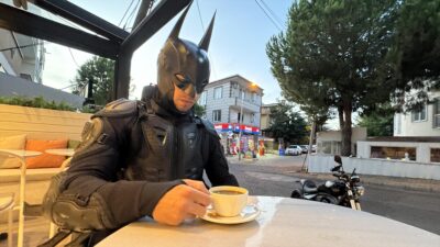 Tekirdağ'da yaşayan 29 yaşındaki Ersin Çiçek, film karakteri "Batman"den ilham