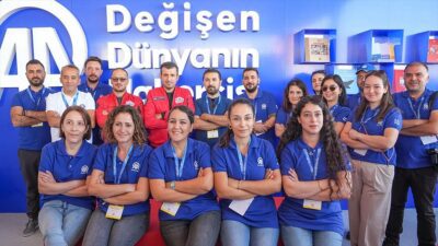 ADANA (AA) – TEKNOFEST Yönetim Kurulu Başkanı Bayraktar, AA standını