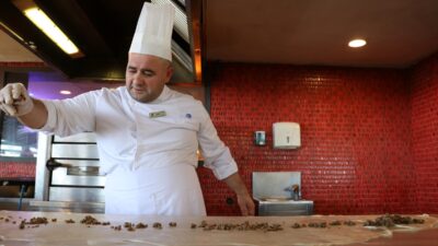 ANTALYA (AA) – AYŞE YILDIZ – Antalya'daki bazı otellerde sunulan