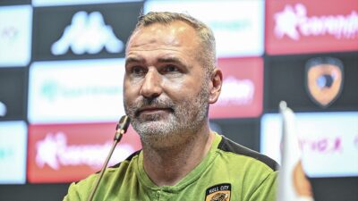 ANTALYA (AA) – Hazırlık kampı i&ccedil;in Antalya’da bulunan İngiliz ekibinin